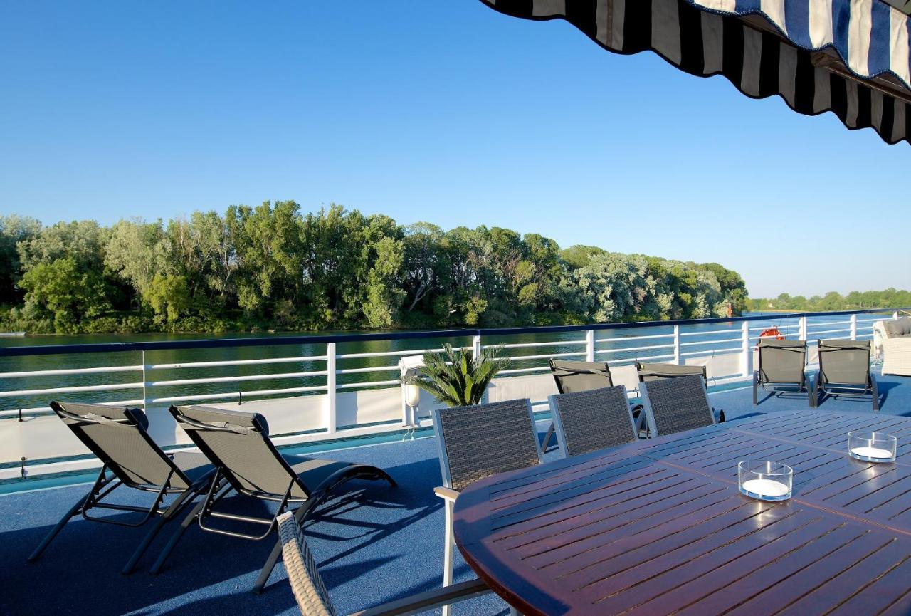 Bateau Hotel A Quai Le Chardonnay Avignon Exterior photo